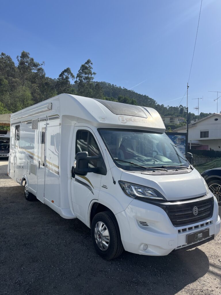 Bavaria T746 Style Cama Central e Basculante