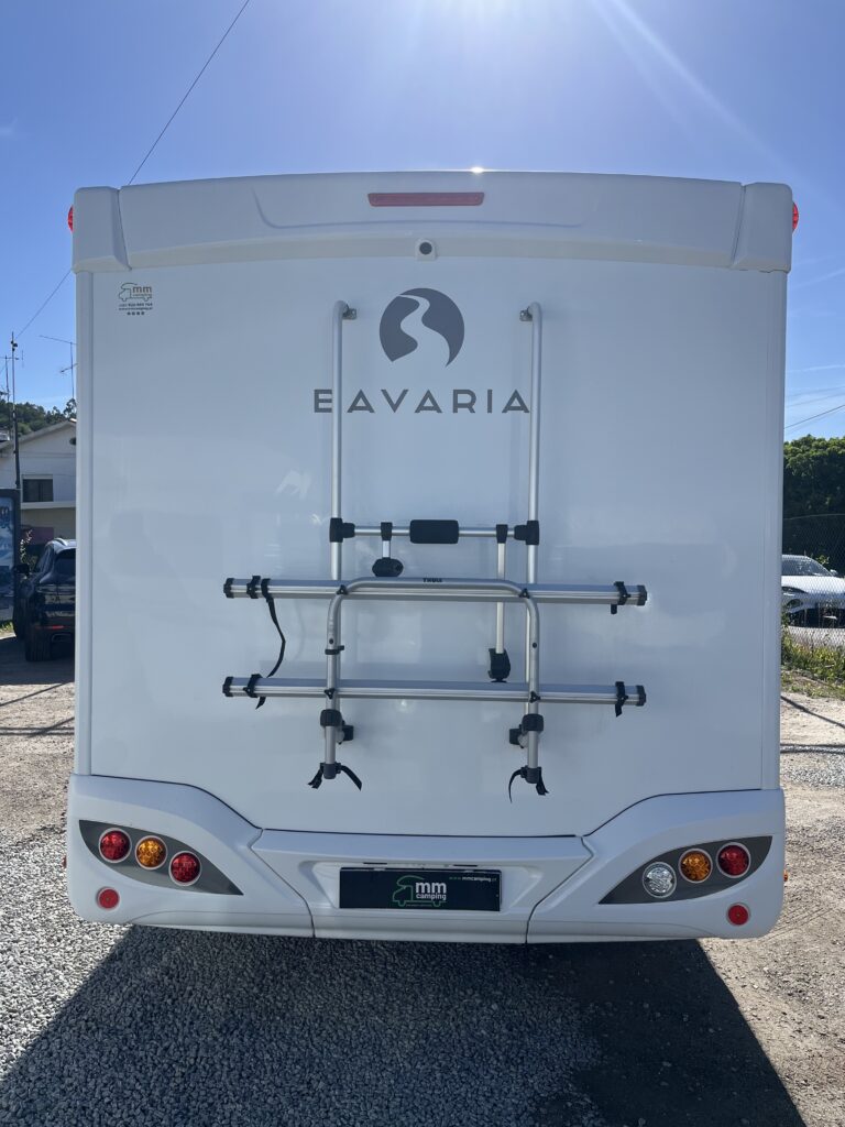 Bavaria T706 Cama Central e Basculante