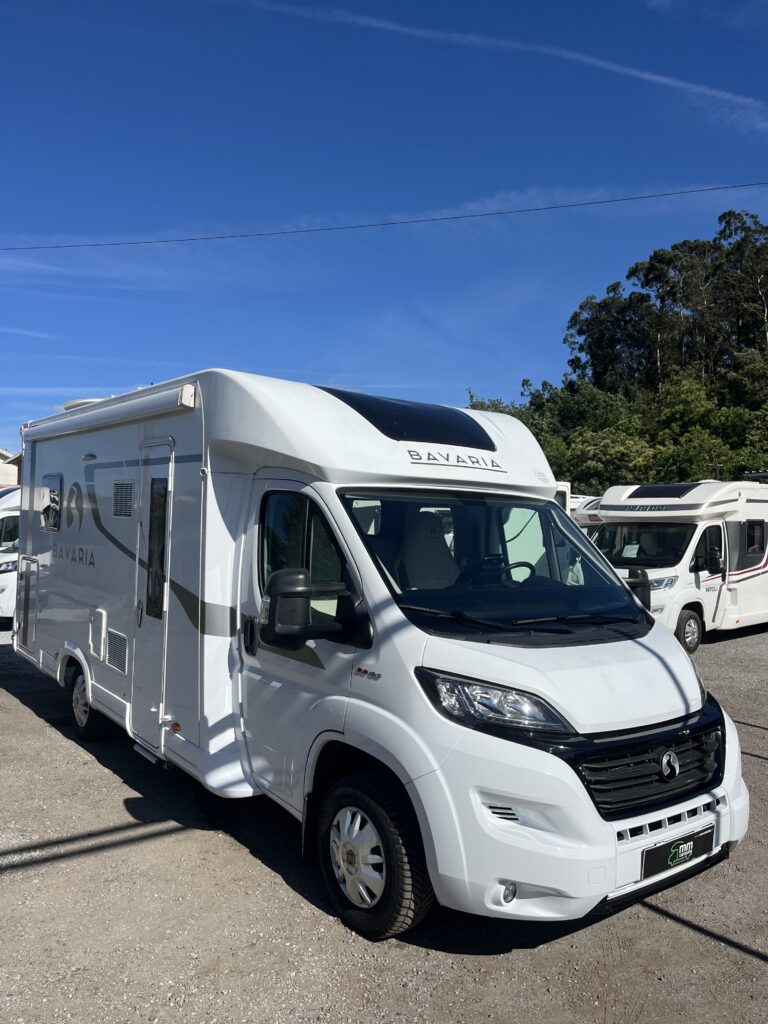 Bavaria T706 Cama Central e Basculante