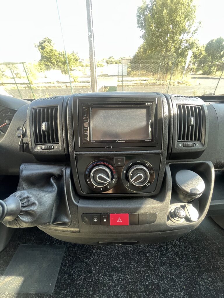 Rapido 650FF cama central e basculante