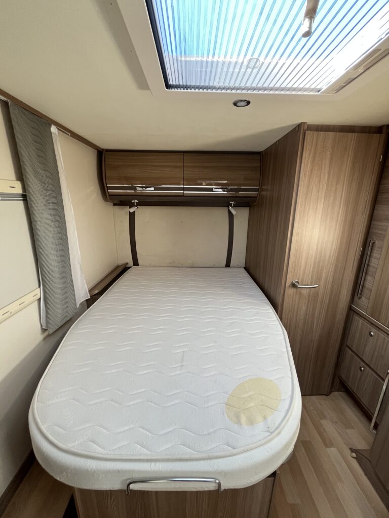 Rapido 650FF cama central e basculante