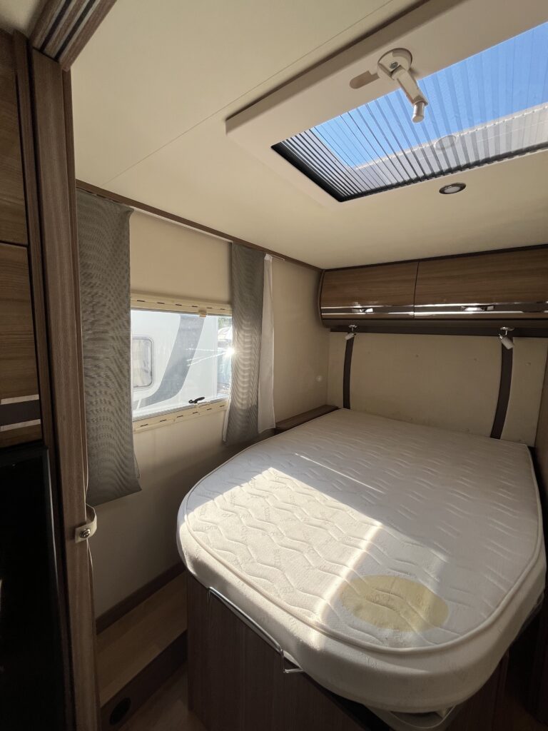 Rapido 650FF cama central e basculante