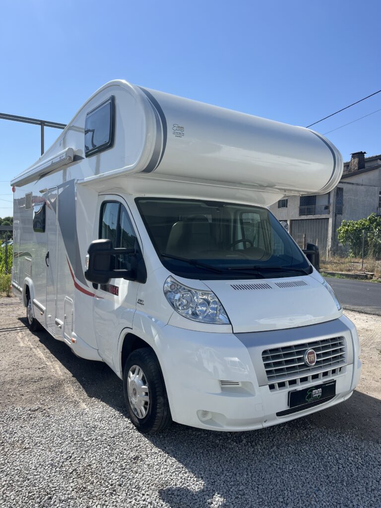 Challenger Capuccino 286C - 6 lugares lotação