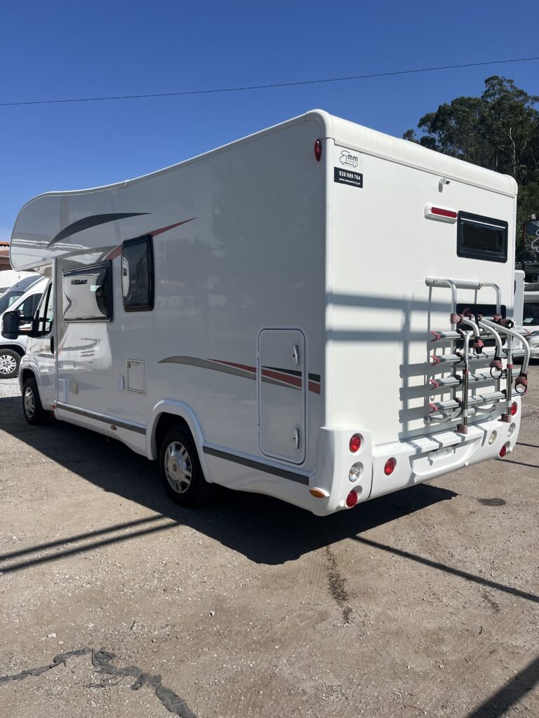Challenger Capuccino 286C - 6 lugares lotação