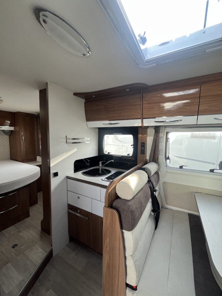 Pilote P700 Cama Central