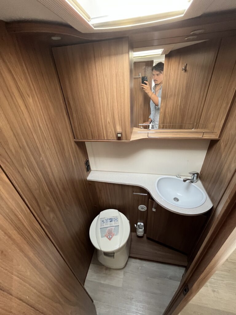 Pilote P700 Cama Central