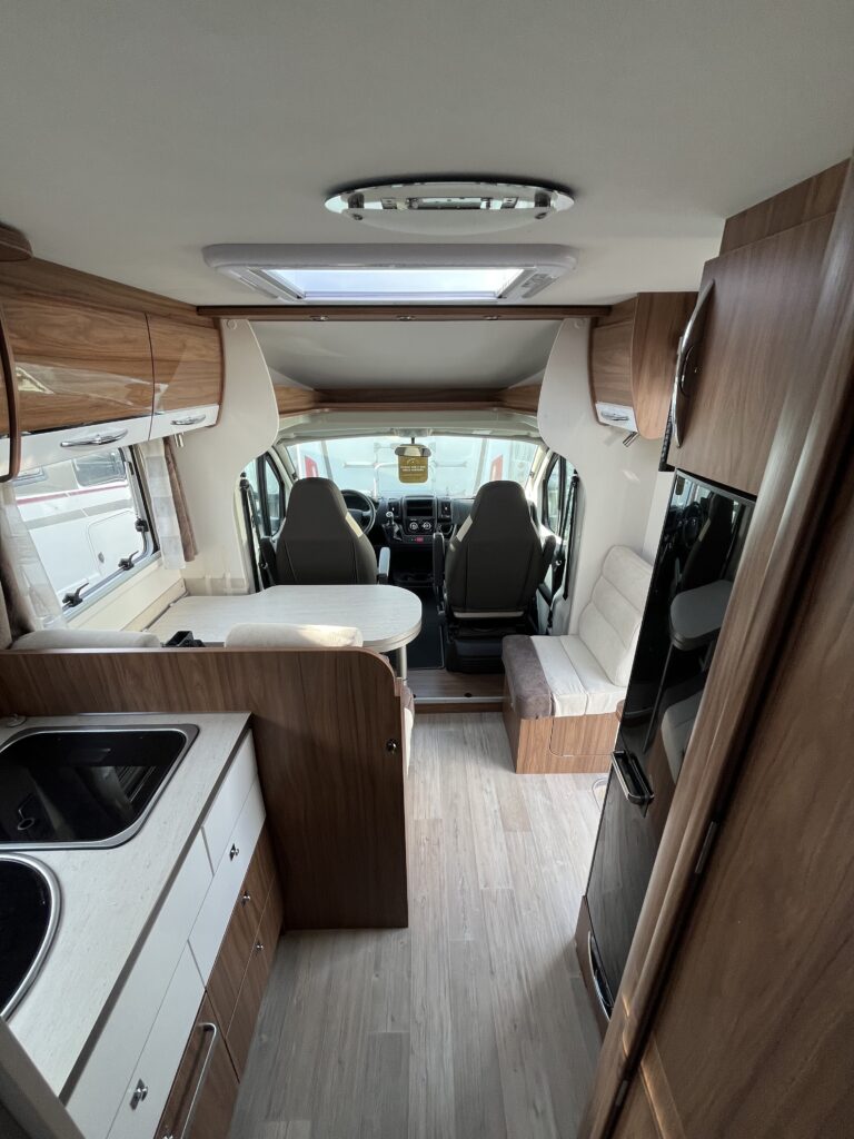 Pilote P700 Cama Central
