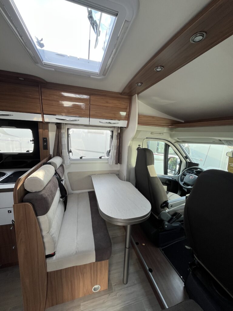 Pilote P700 Cama Central