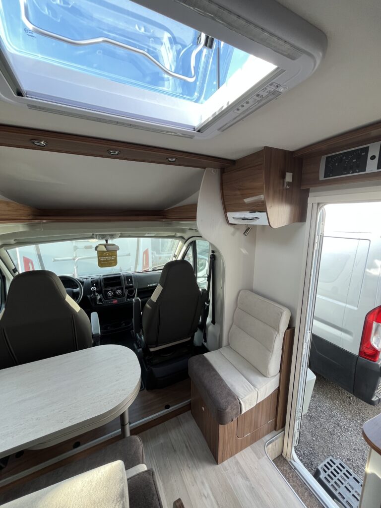 Pilote P700 Cama Central