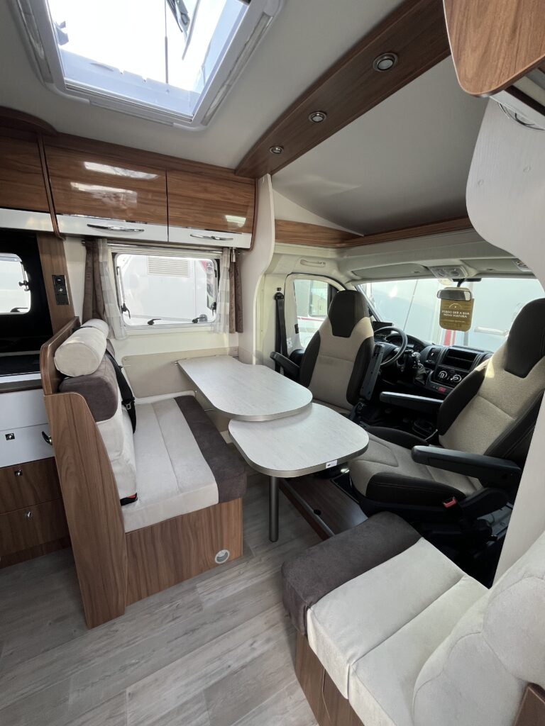 Pilote P700 Cama Central
