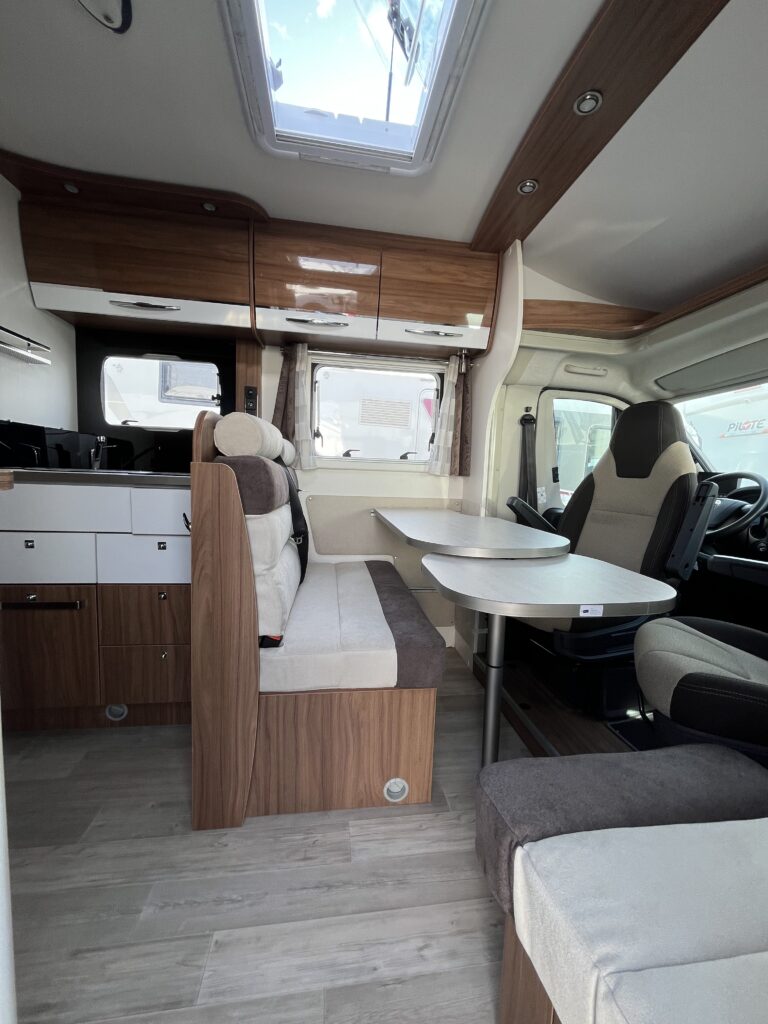 Pilote P700 Cama Central