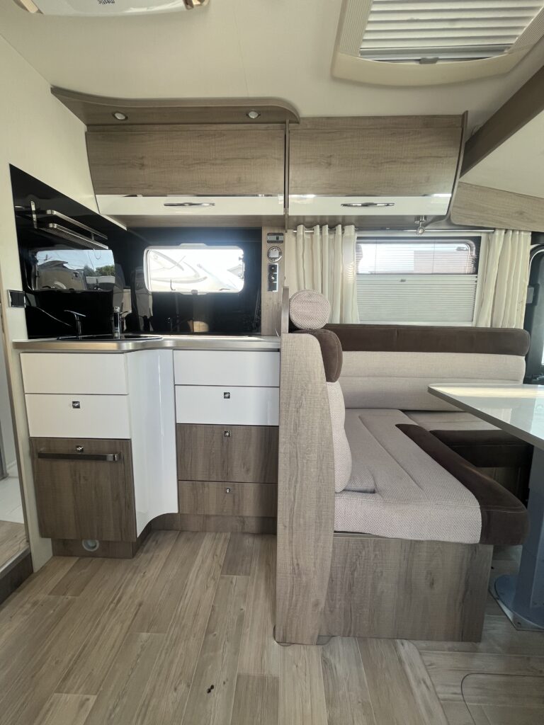 Bavaria Integral Style 740 Cama Central