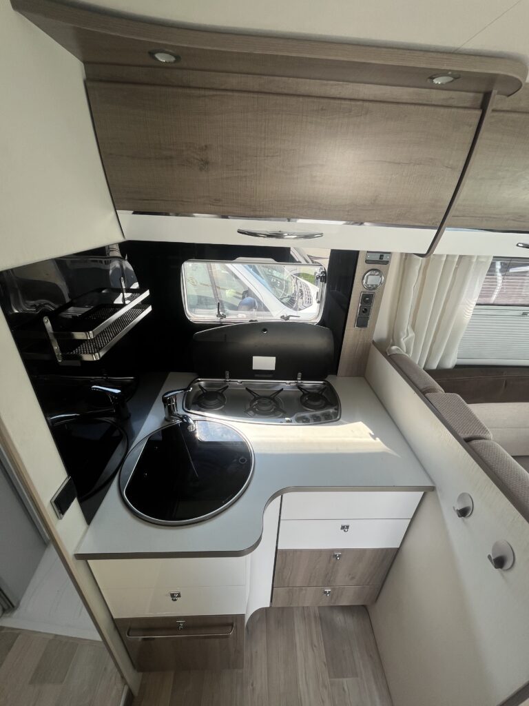 Bavaria Integral Style 740 Cama Central