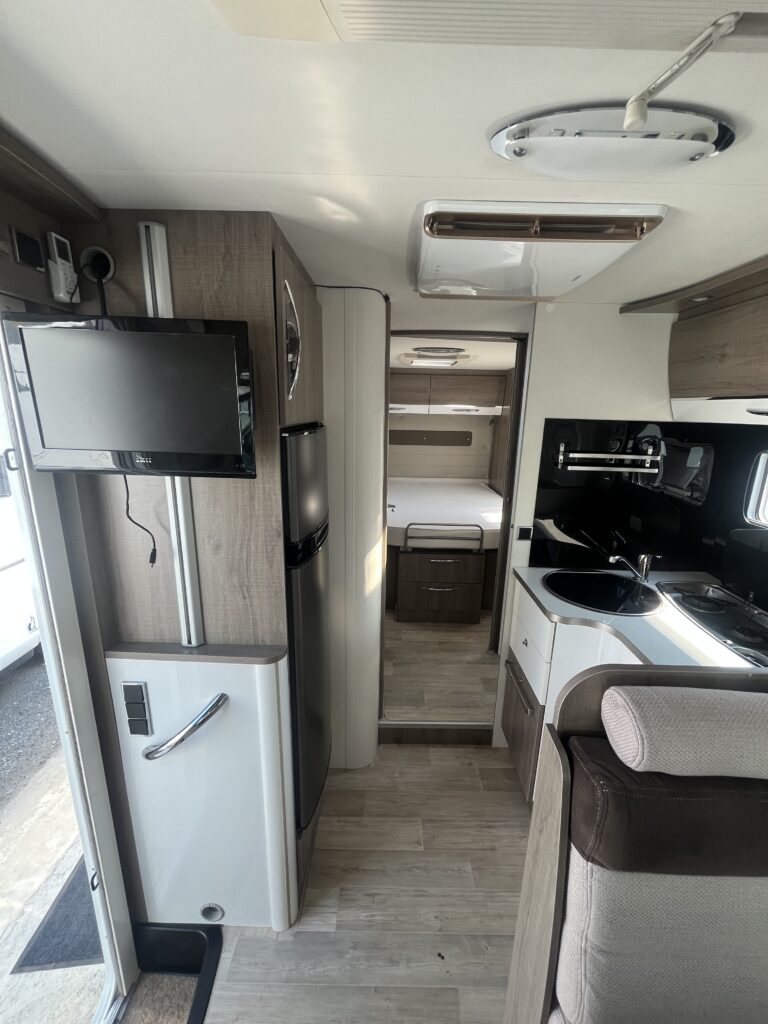 Bavaria Integral Style 740 Cama Central