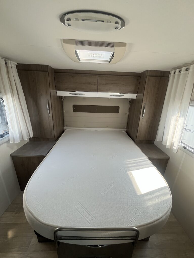 Bavaria Integral Style 740 Cama Central