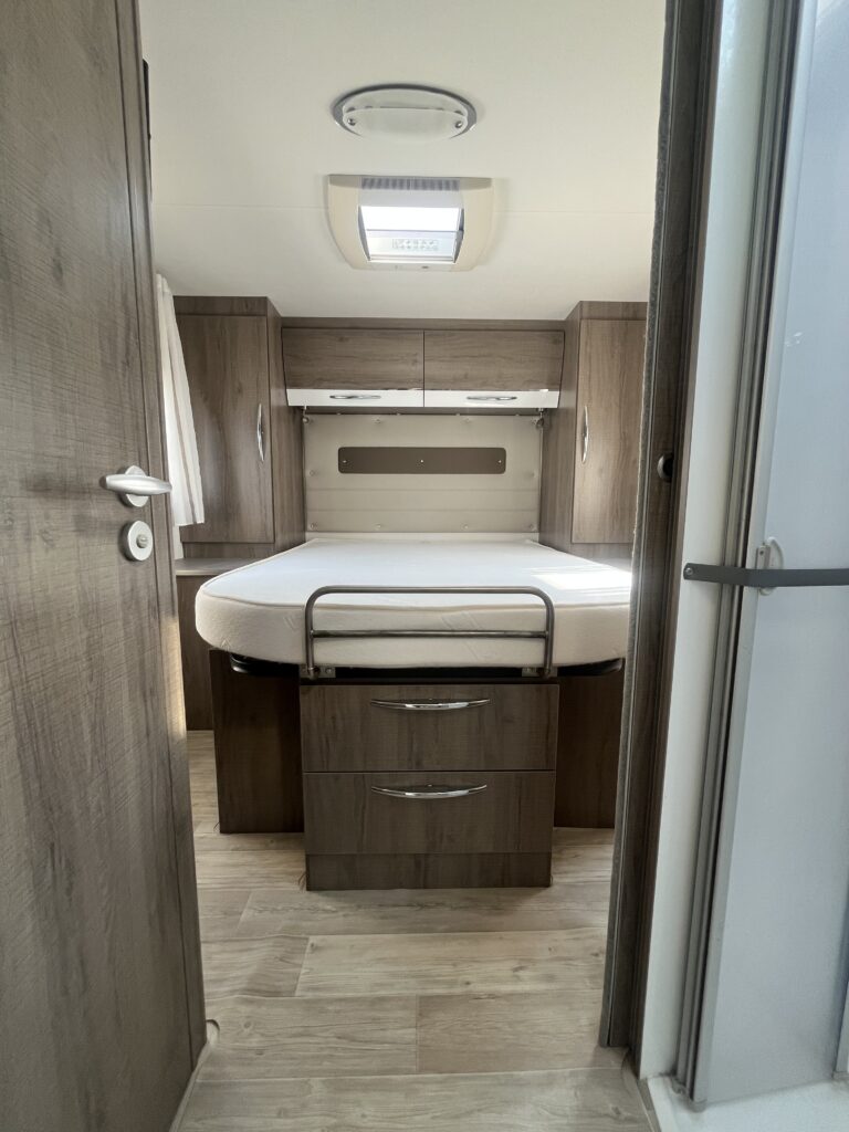 Bavaria Integral Style 740 Cama Central