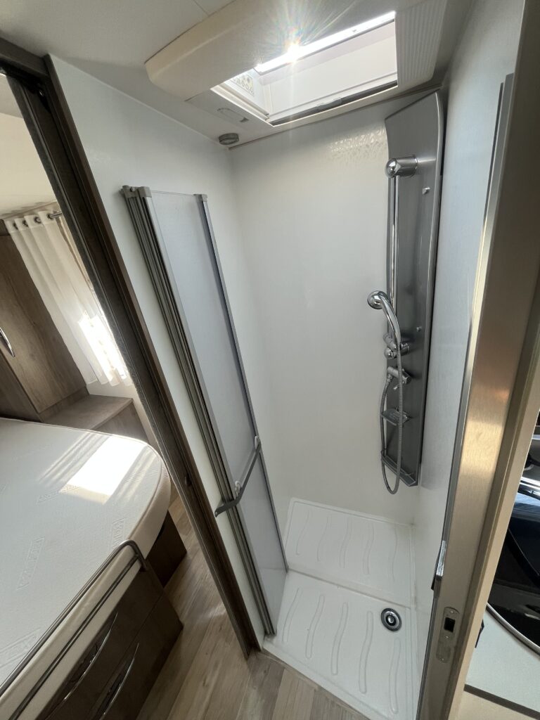 Bavaria Integral Style 740 Cama Central