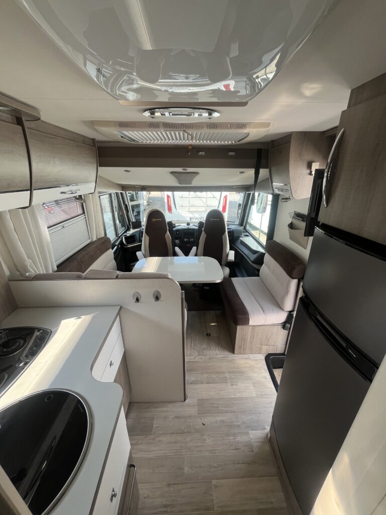 Bavaria Integral Style 740 Cama Central