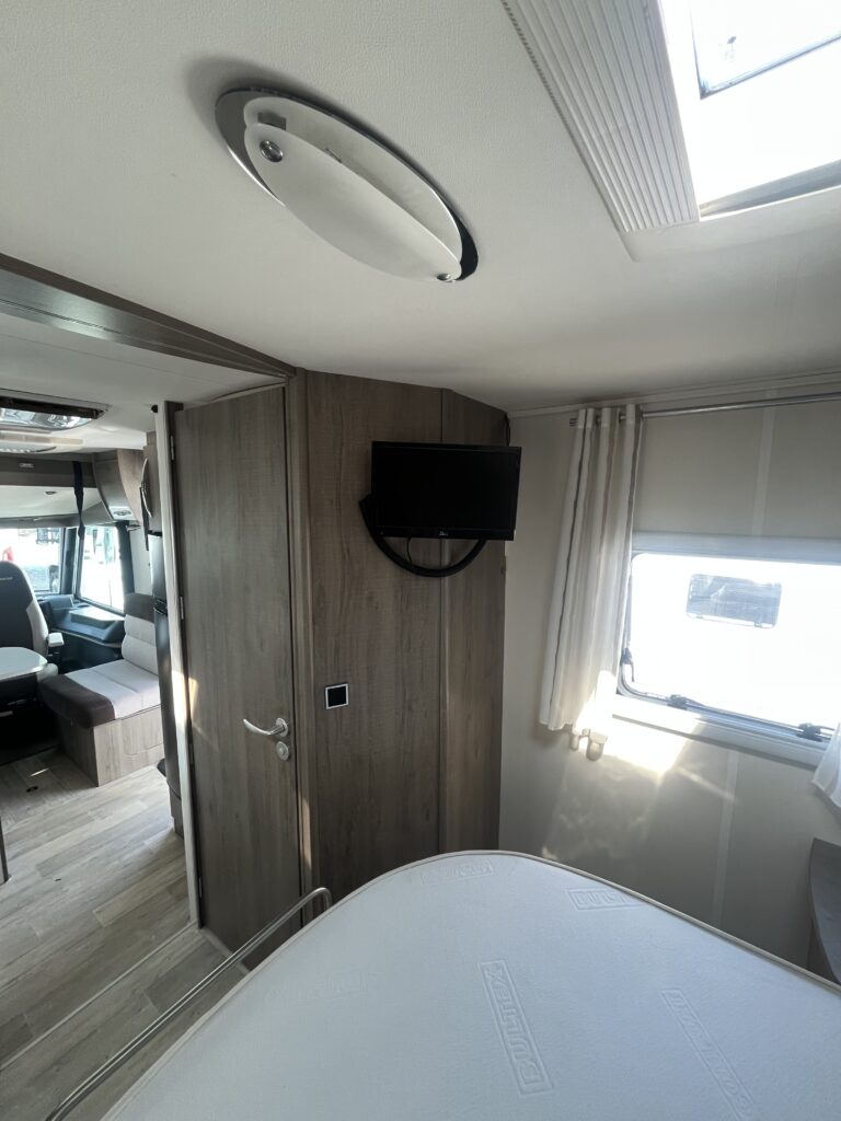 Bavaria Integral Style 740 Cama Central