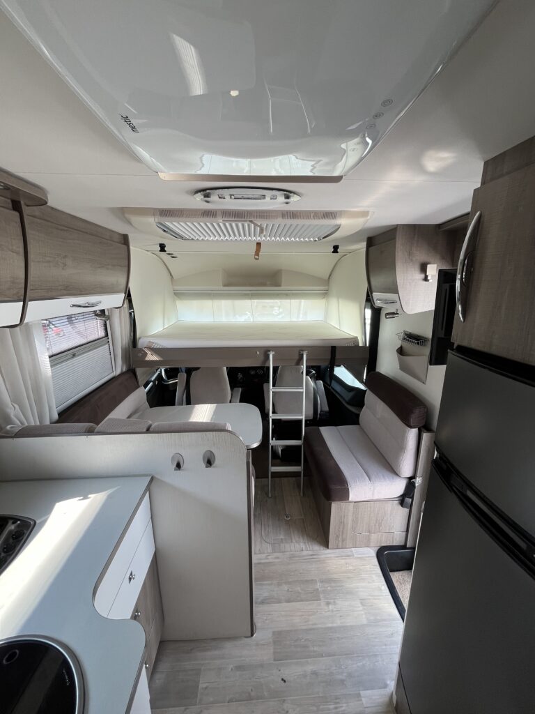 Bavaria Integral Style 740 Cama Central