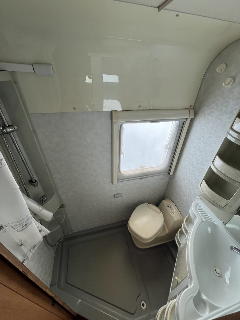 Adria Adriatik — 2003 | Fiat Ducato 2.3 – 110 cv | 142 500 km