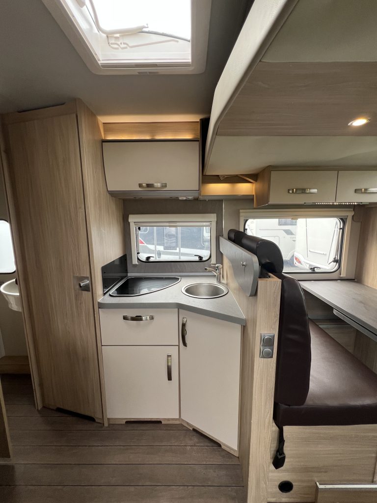 Weinsberg Cara Suite 2019 Cama francesa + Cama basculante