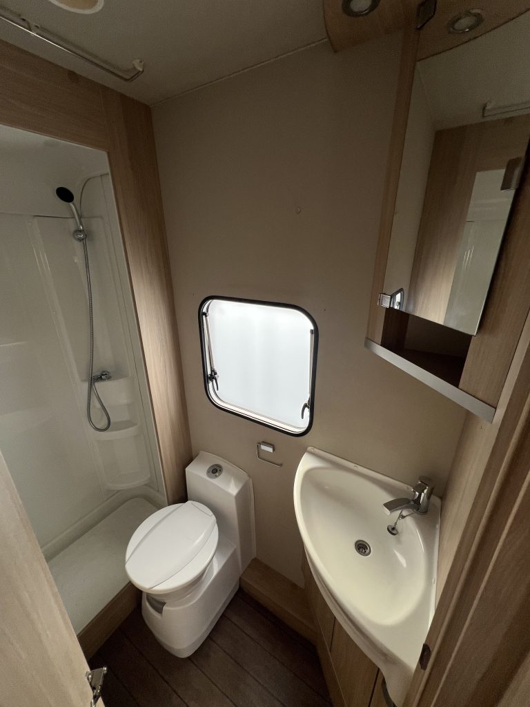 Weinsberg Cara Suite 2019 Cama francesa + Cama basculante