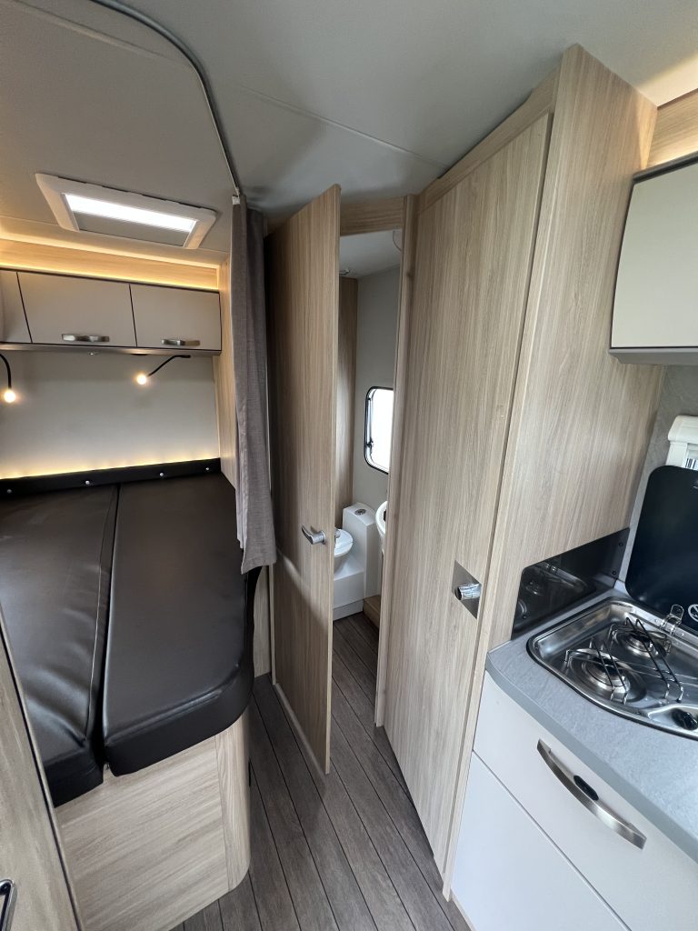 Weinsberg Cara Suite 2019 Cama francesa + Cama basculante