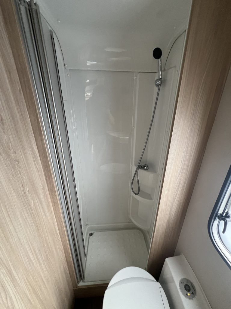 Weinsberg Cara Suite 2019 Cama francesa + Cama basculante