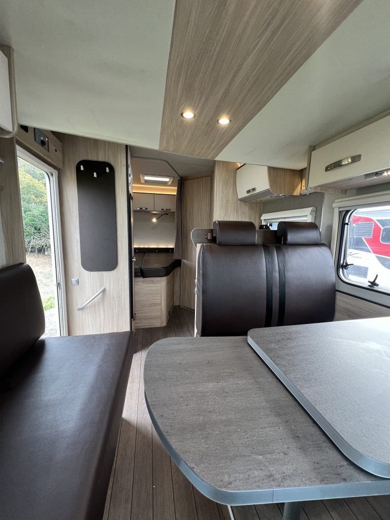 Weinsberg Cara Suite 2019 Cama francesa + Cama basculante